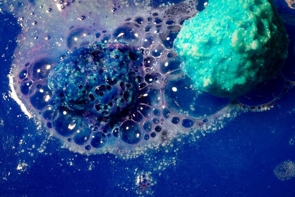 2 CBD bath bombs