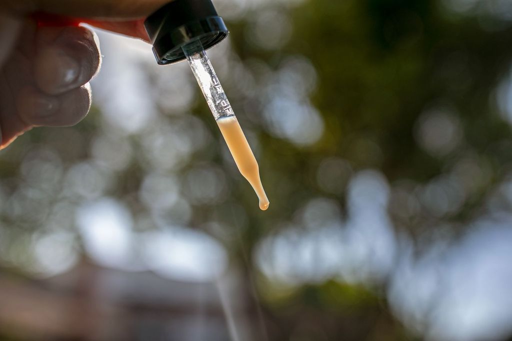 THC tincture drop